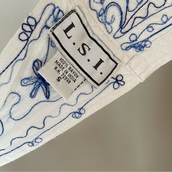 Vintage Y2K L.S.I. Embroidered Halter Crop Top | Size Small - Picture 15 of 15